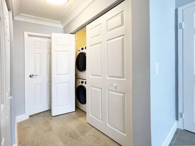 Barclay Condo Unit 914 photo 7
