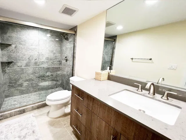 Barclay Condo Unit 914 photo 8