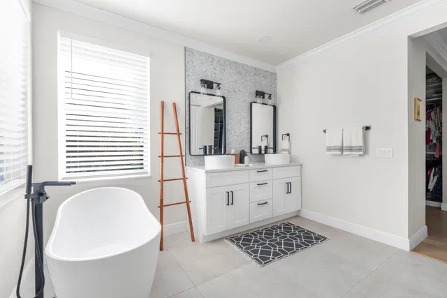 Residence photo 61