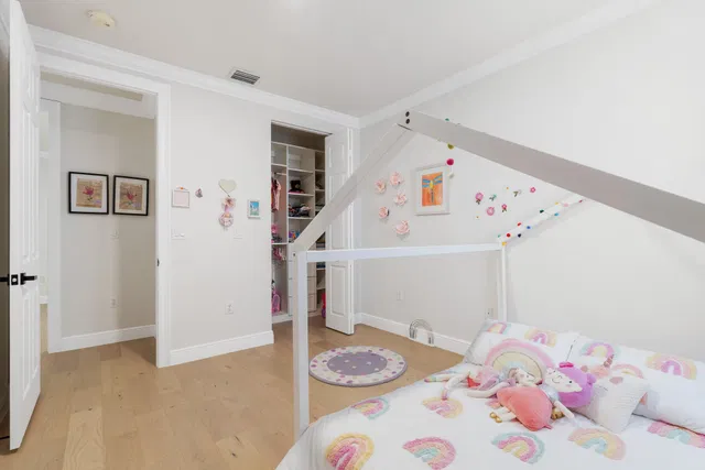 Residence photo 72