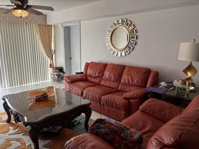 Unit 101 photo 11