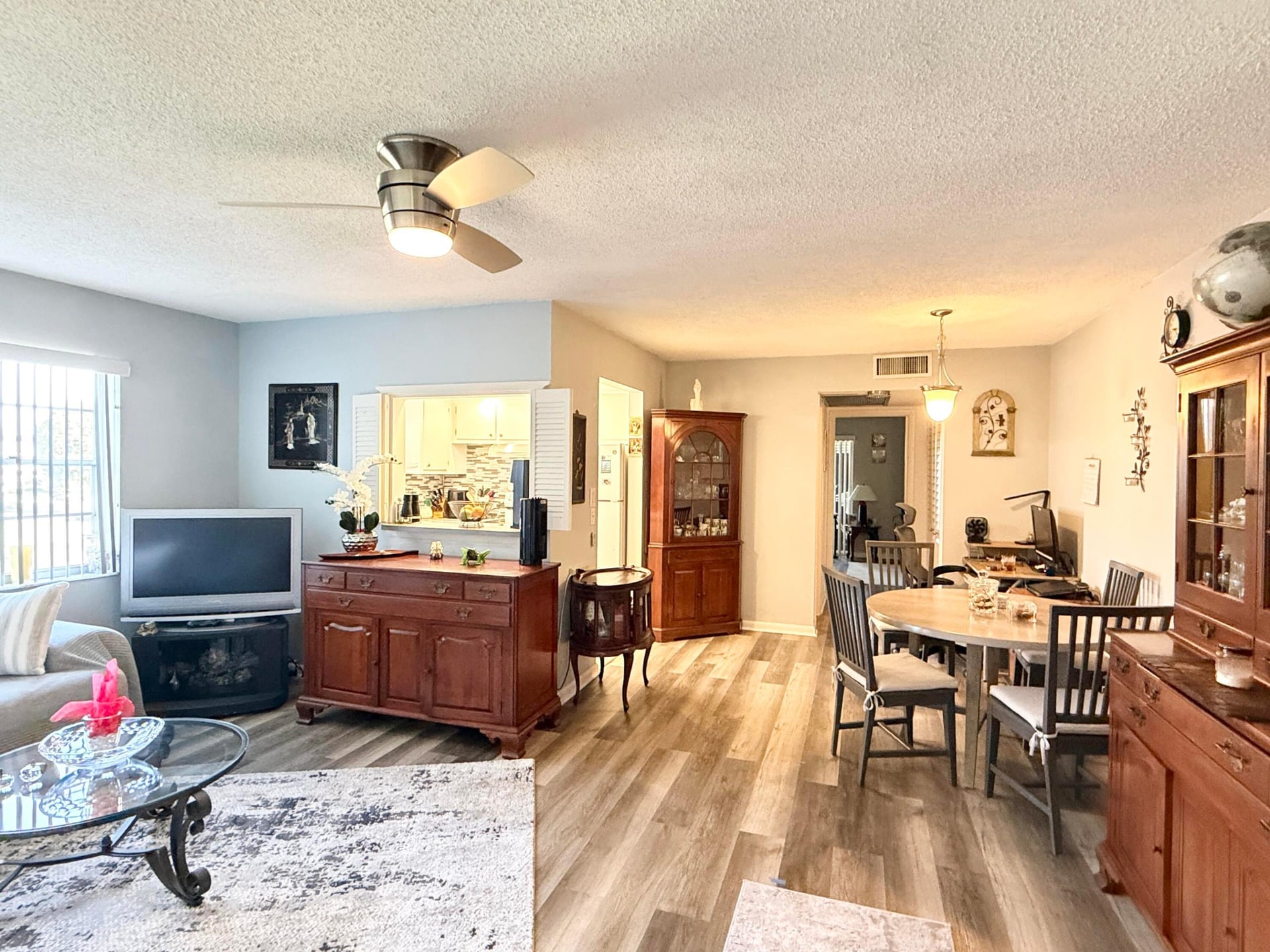 Residence photo 2