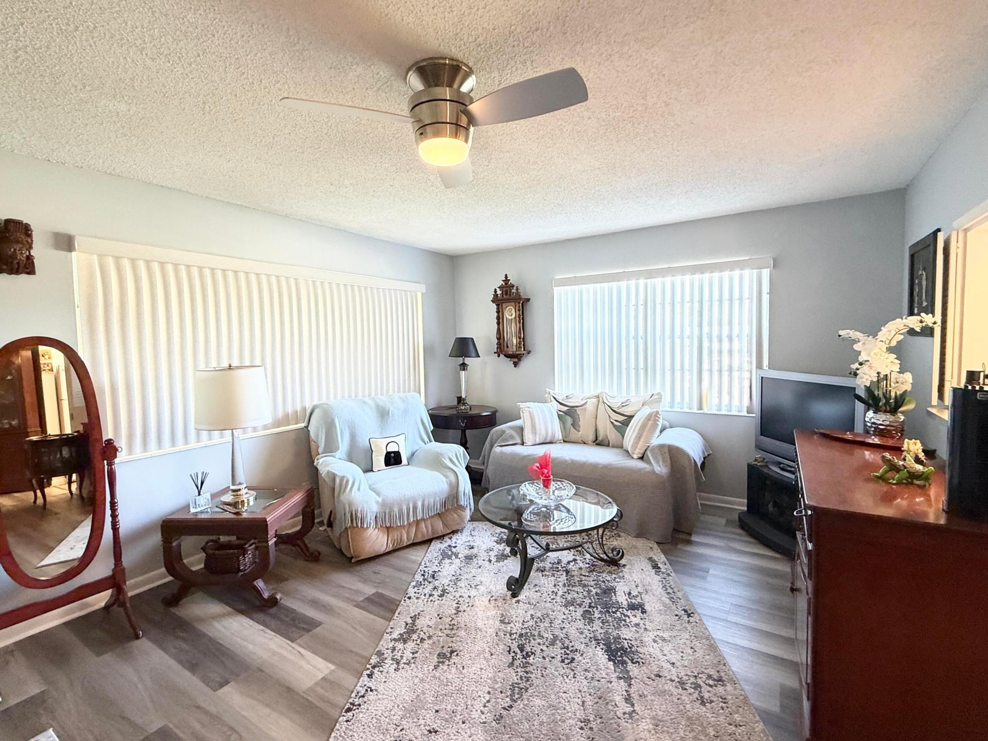 Residence photo 3