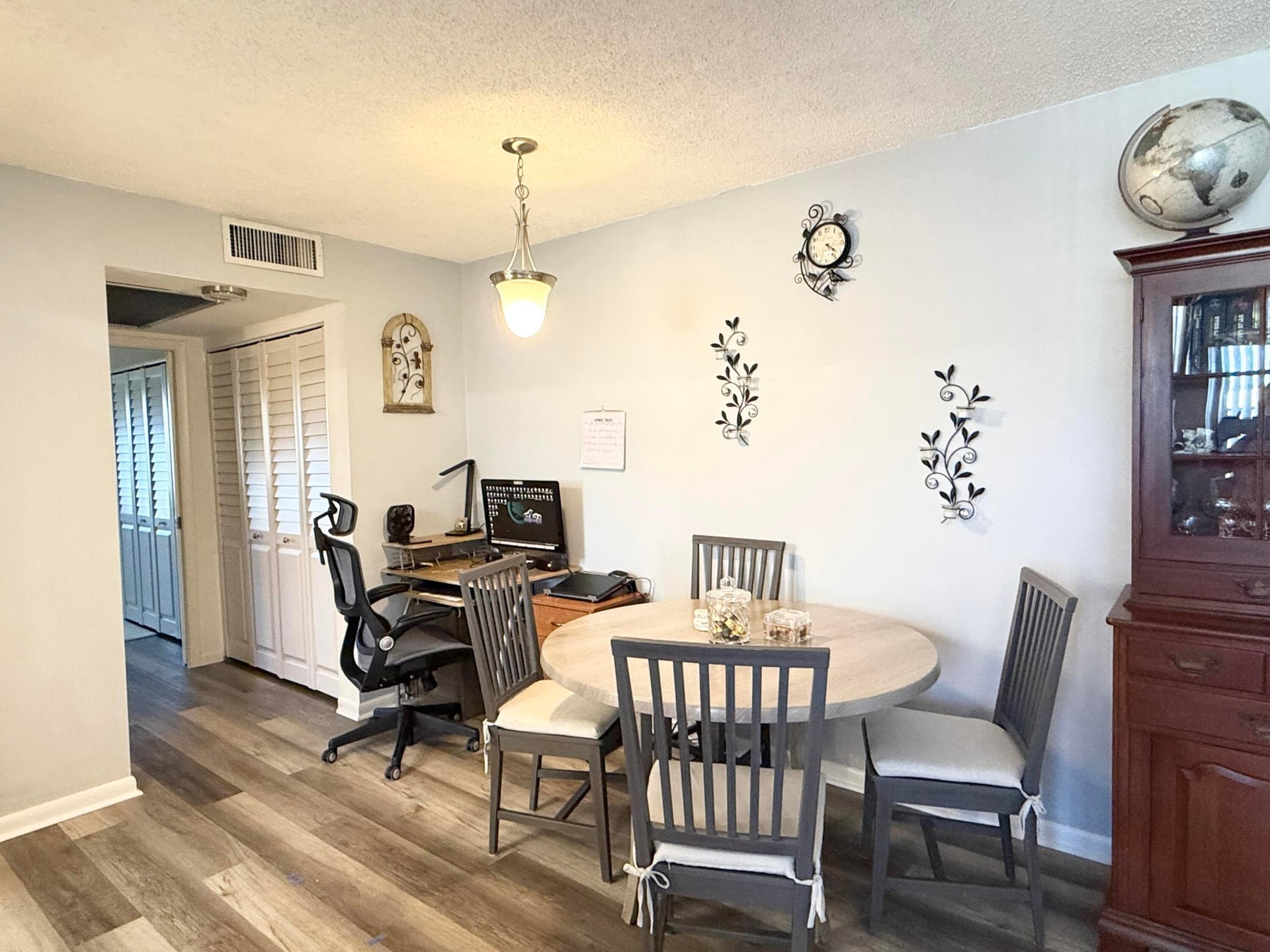 Residence photo 4