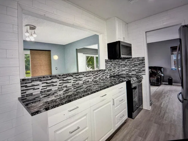 Residence photo 6