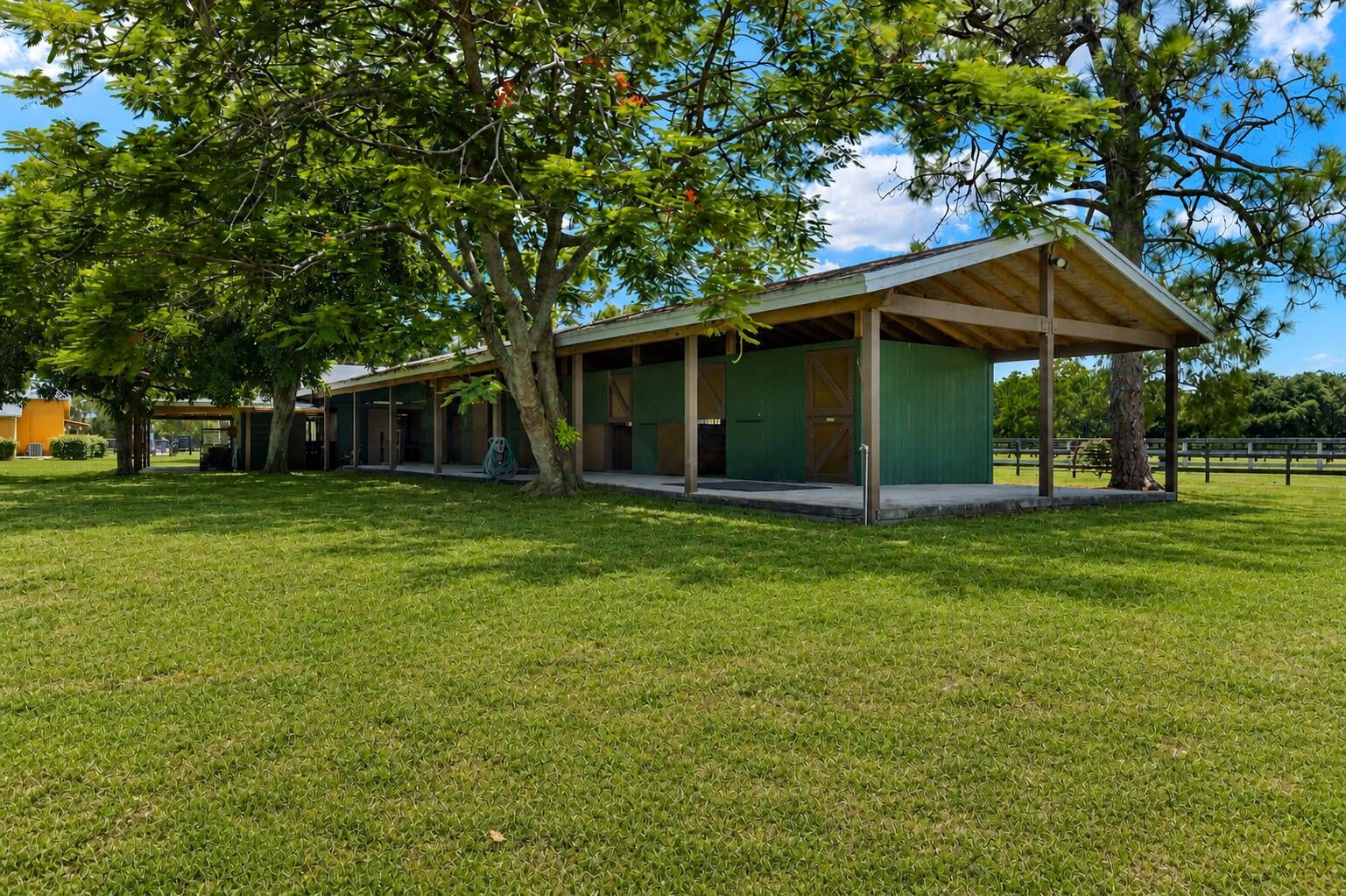 Residence photo 5