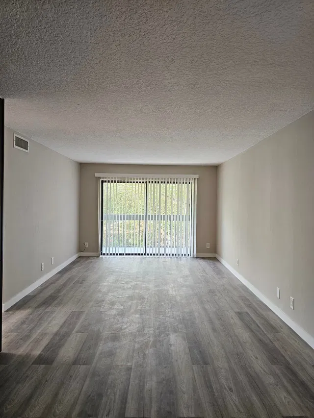 Unit 305 photo 2