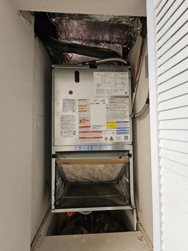 Unit 305 photo 7