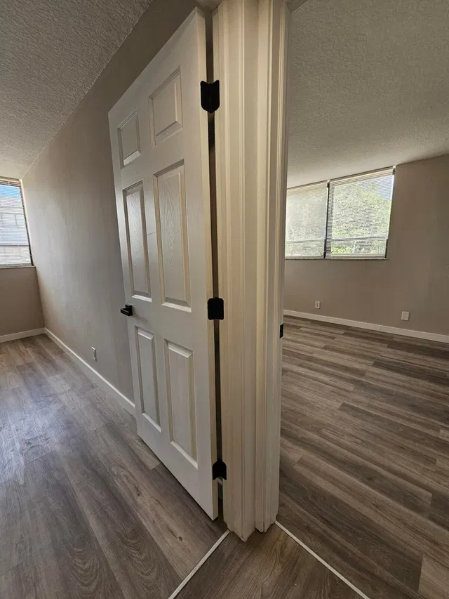 Unit 305 photo 11