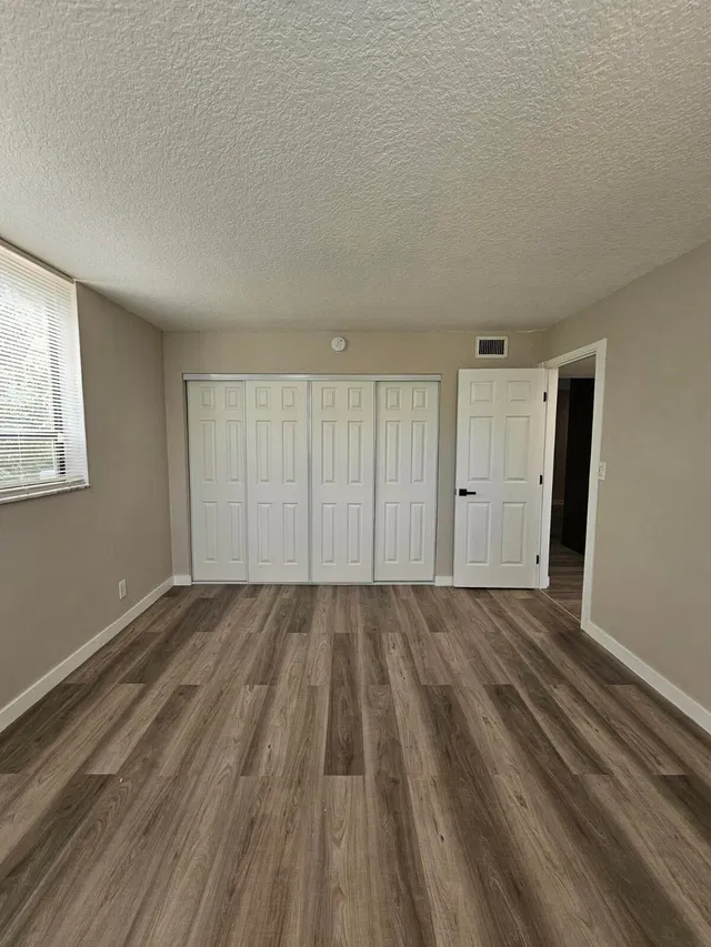 Unit 305 photo 13