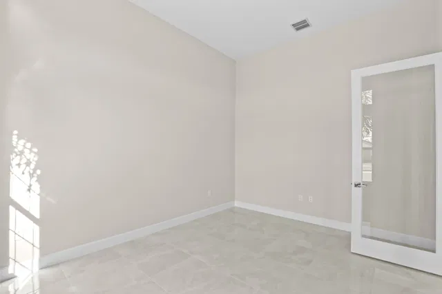 Residence photo 9