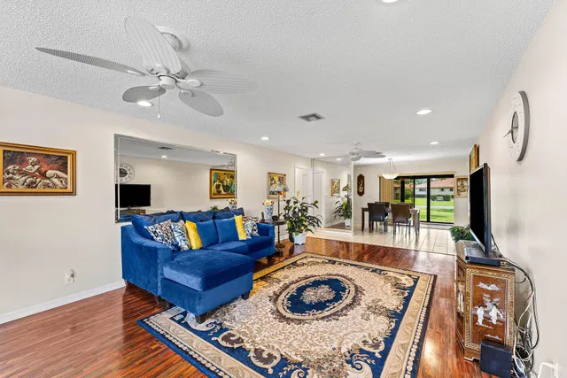 Residence photo 5