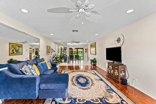 Residence photo 6