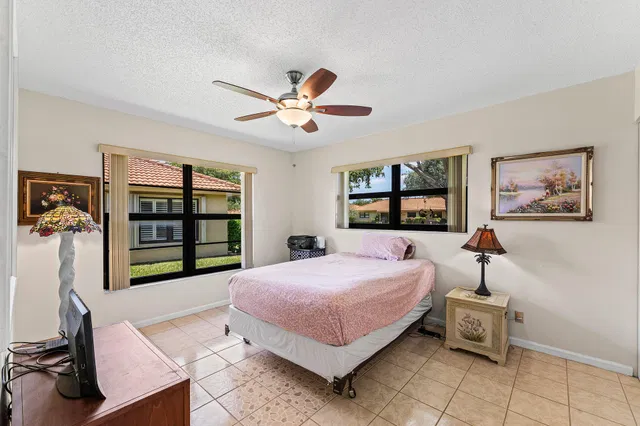 Residence photo 16