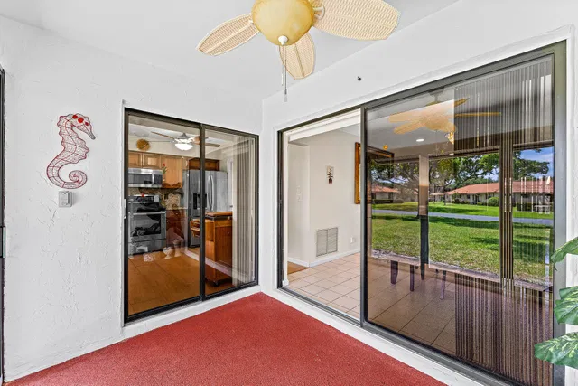 Residence photo 19
