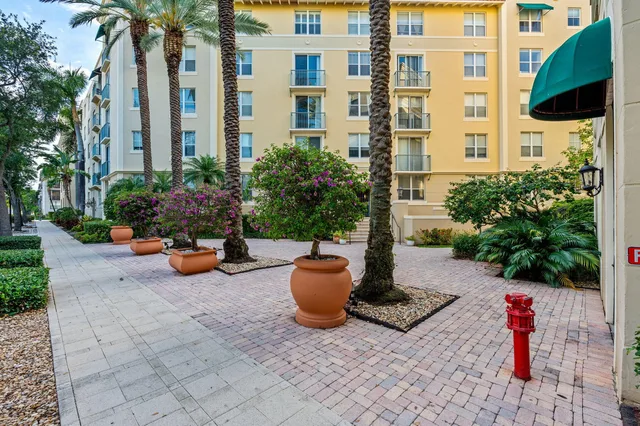 Courtyards in Cityplace Unit 106 photo 43