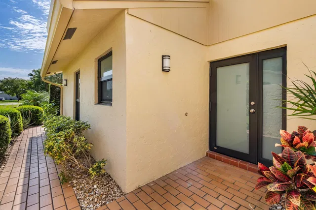Residence photo 3