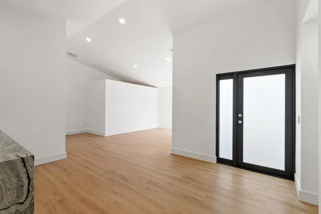 Residence photo 17