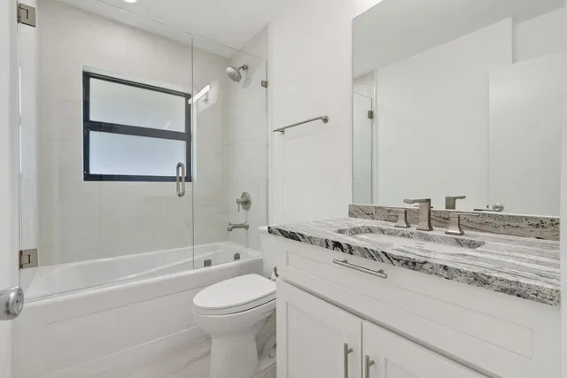 Residence photo 24