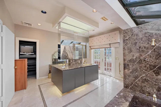 Sloan's Curve Palm Beach Residence photo 17