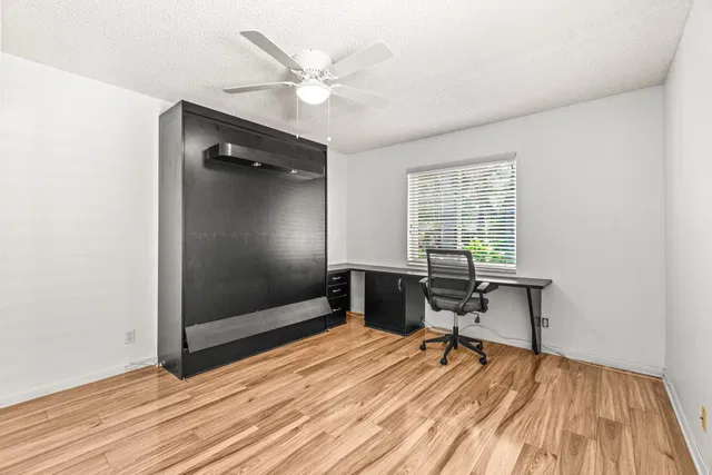 Residence photo 12