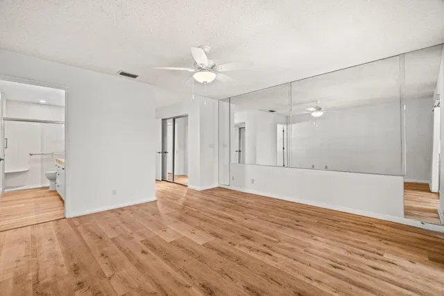 Residence photo 17