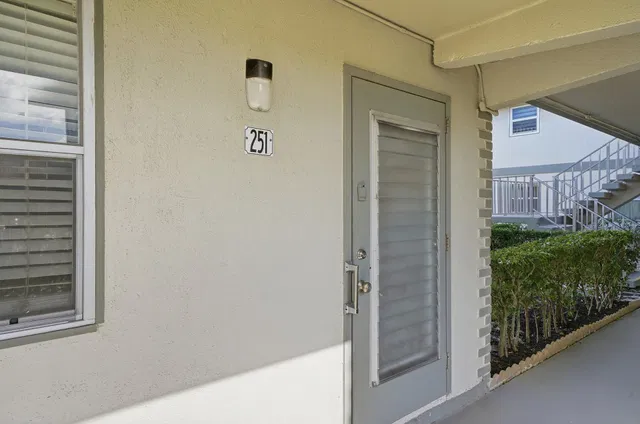  Residence photo 6