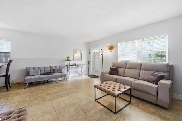  Residence photo 9