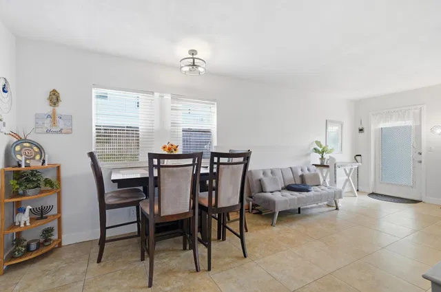  Residence photo 12