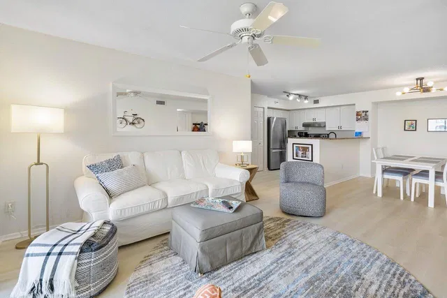 Unit 206 photo 9