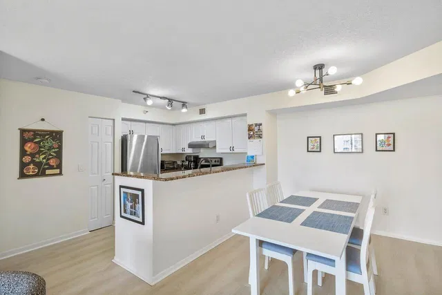 Unit 206 photo 10
