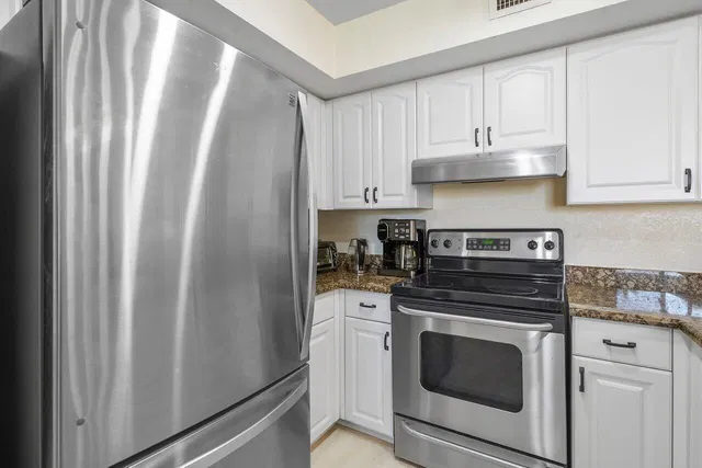 Unit 206 photo 12
