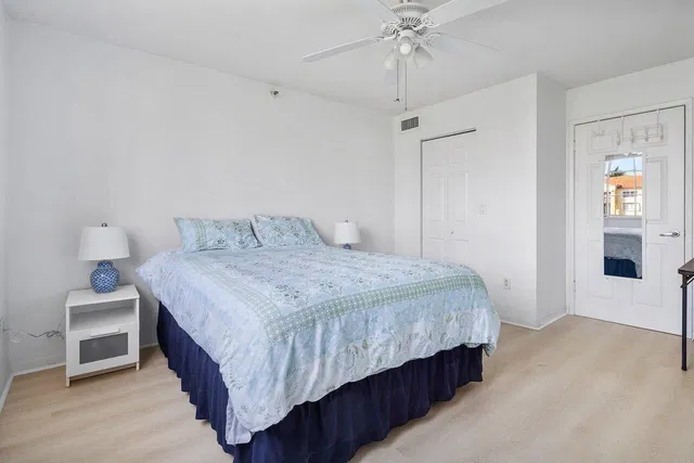 Unit 206 photo 18
