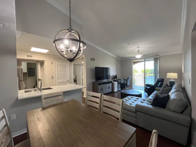 Unit 306 photo 3