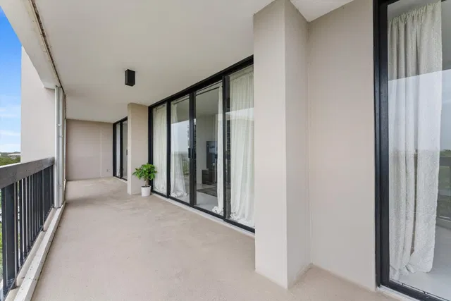 Presidential Place Unit 704 photo 20