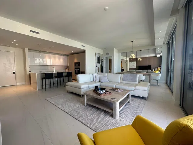 Amrit Ocean Resort & Residences Unit # H-1701 photo 8