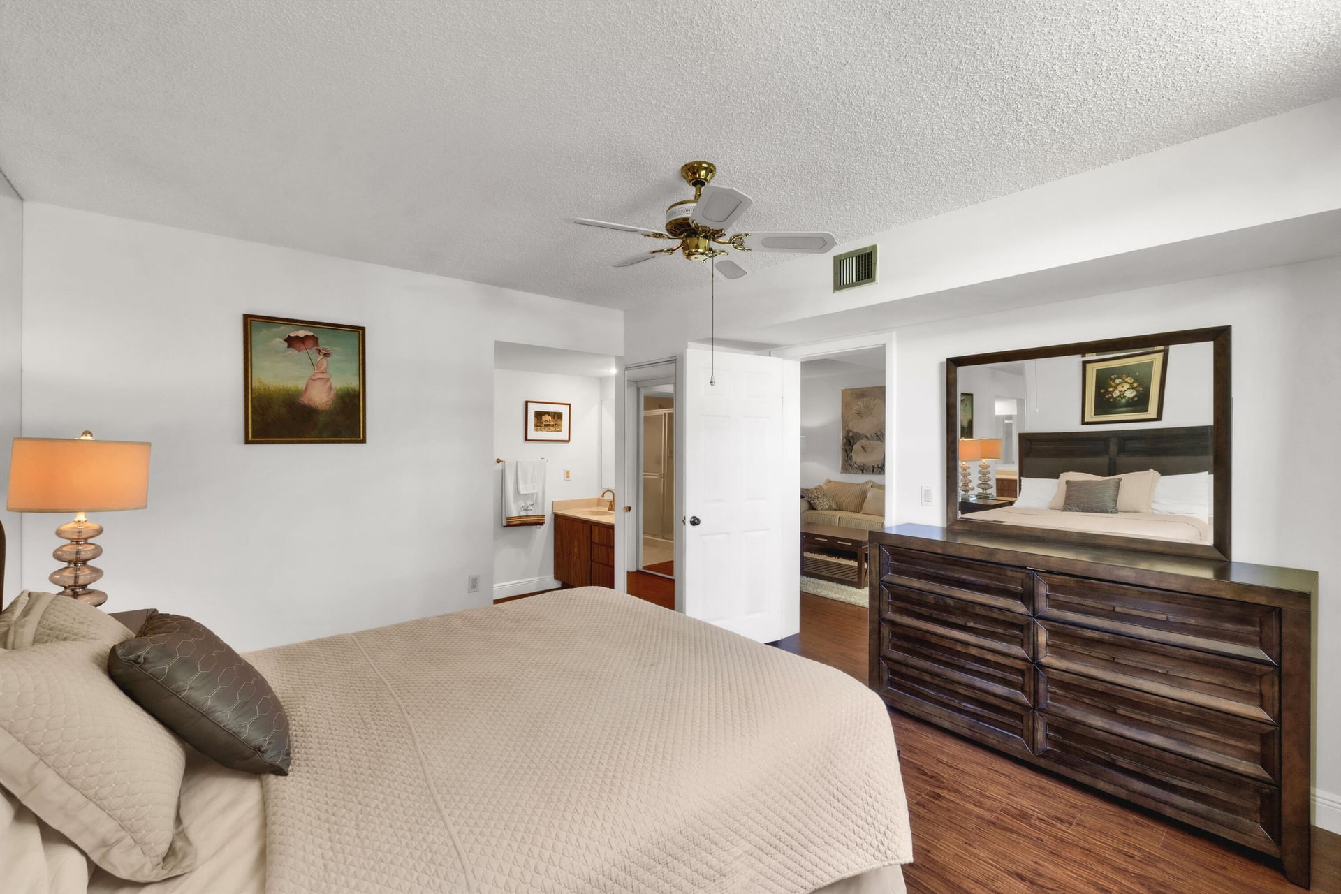 Unit 202 photo 16