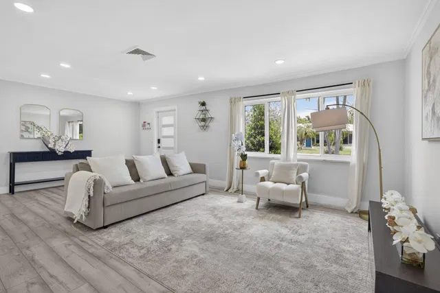 SoSo West Palm Beach Residence photo 9