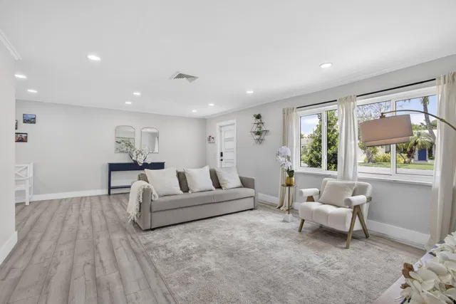 SoSo West Palm Beach Residence photo 11
