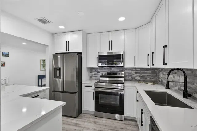 SoSo West Palm Beach Residence photo 17