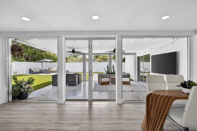 SoSo West Palm Beach Residence photo 24
