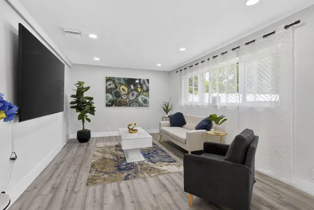 SoSo West Palm Beach Residence photo 26