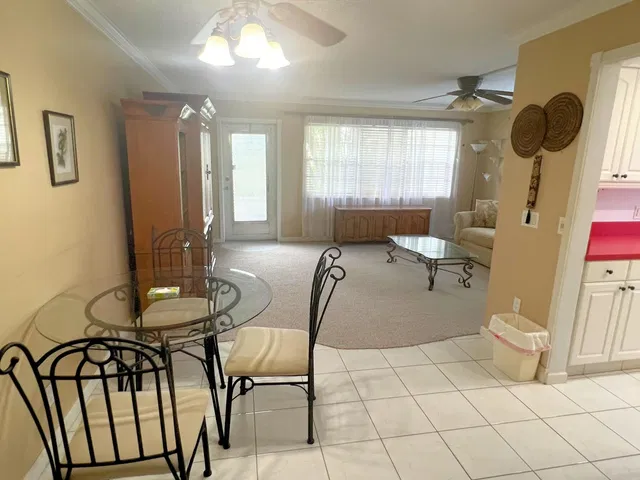 Residence photo 3