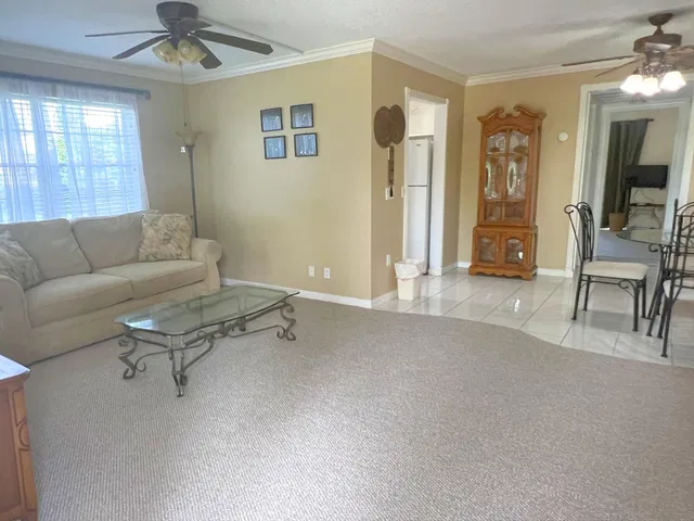 Residence photo 4