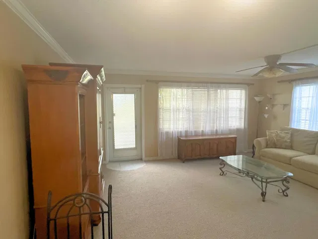 Residence photo 6