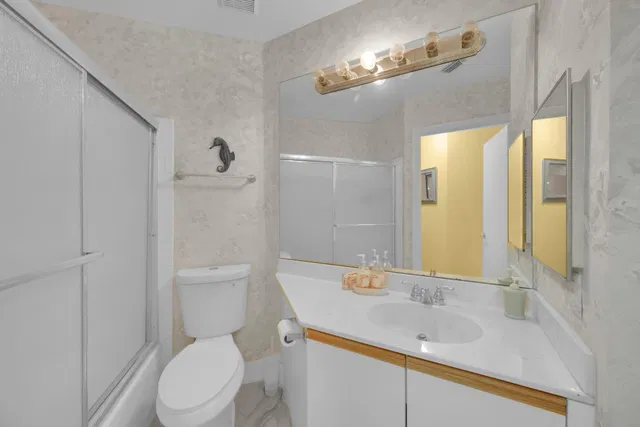 Unit H photo 23