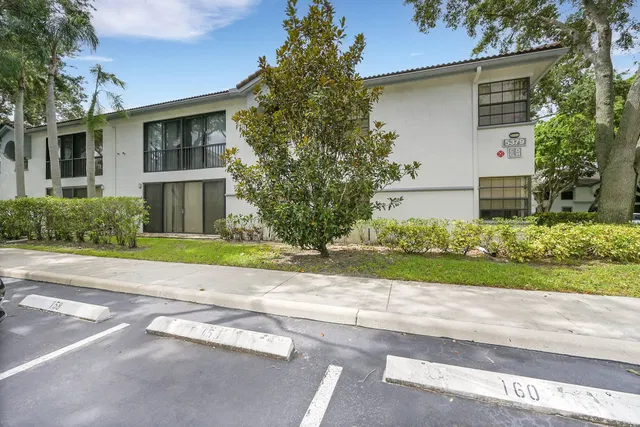 Unit H photo 29
