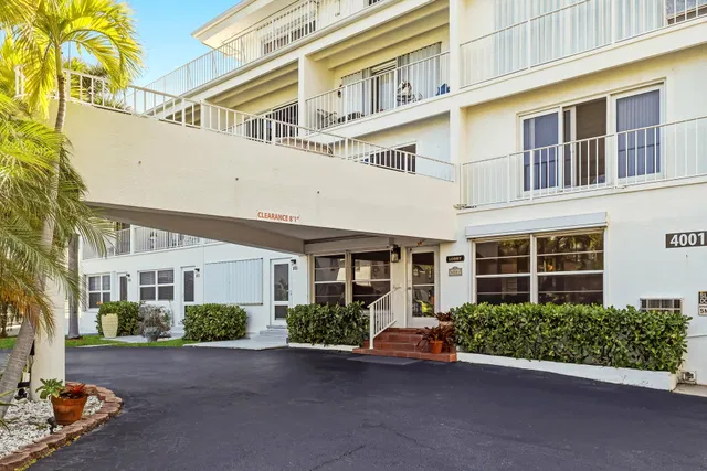 4001 S Ocean South Palm Beach Unit 209 photo 18