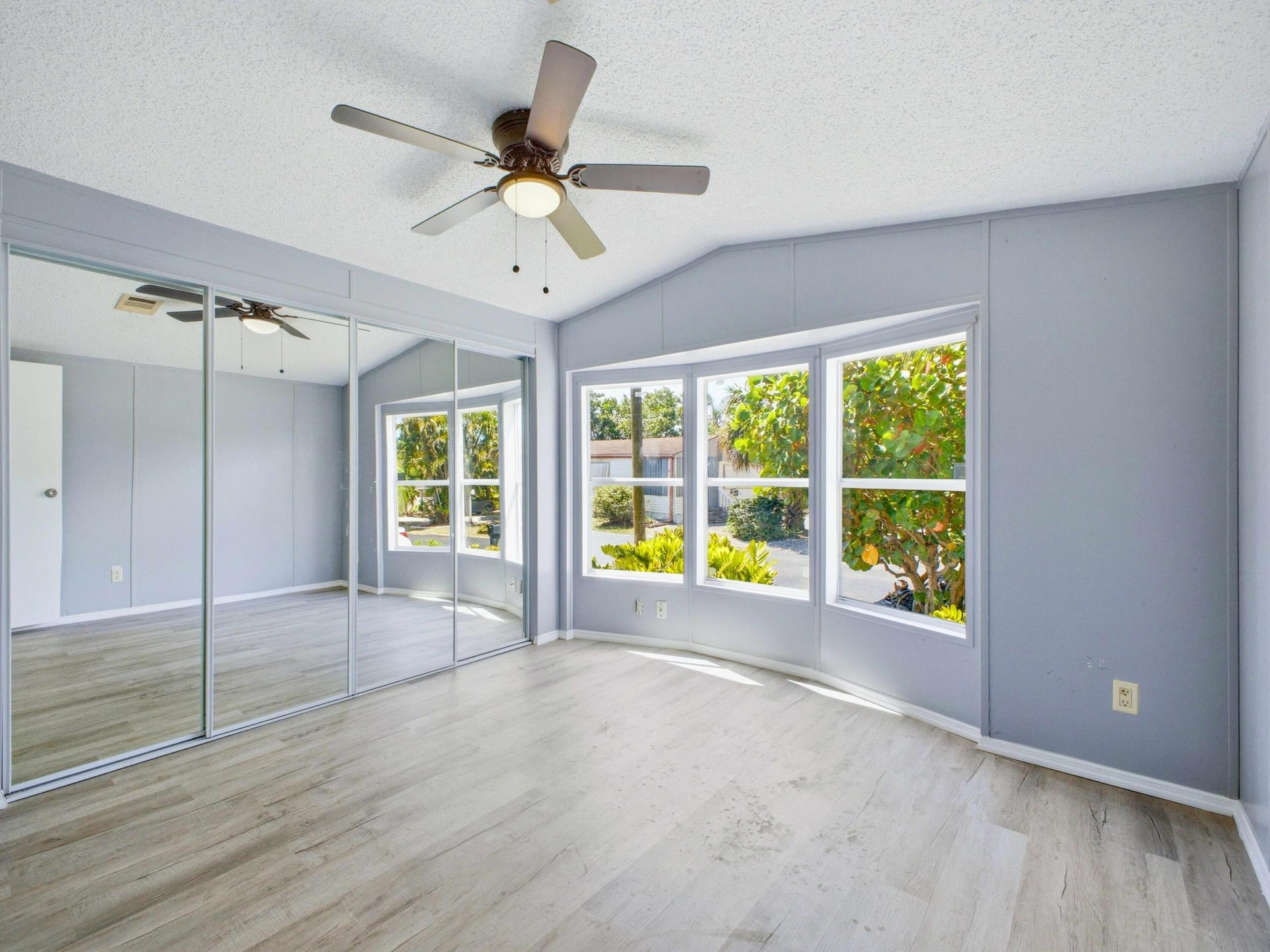 Residence photo 17