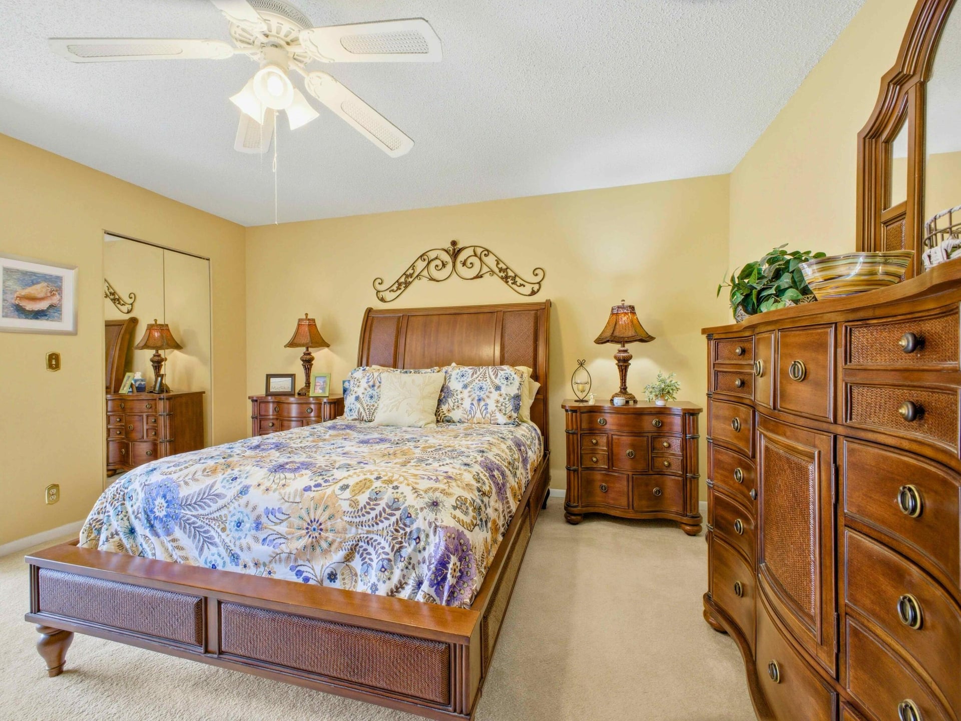 Unit 2040 photo 14